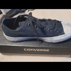 Women Converse